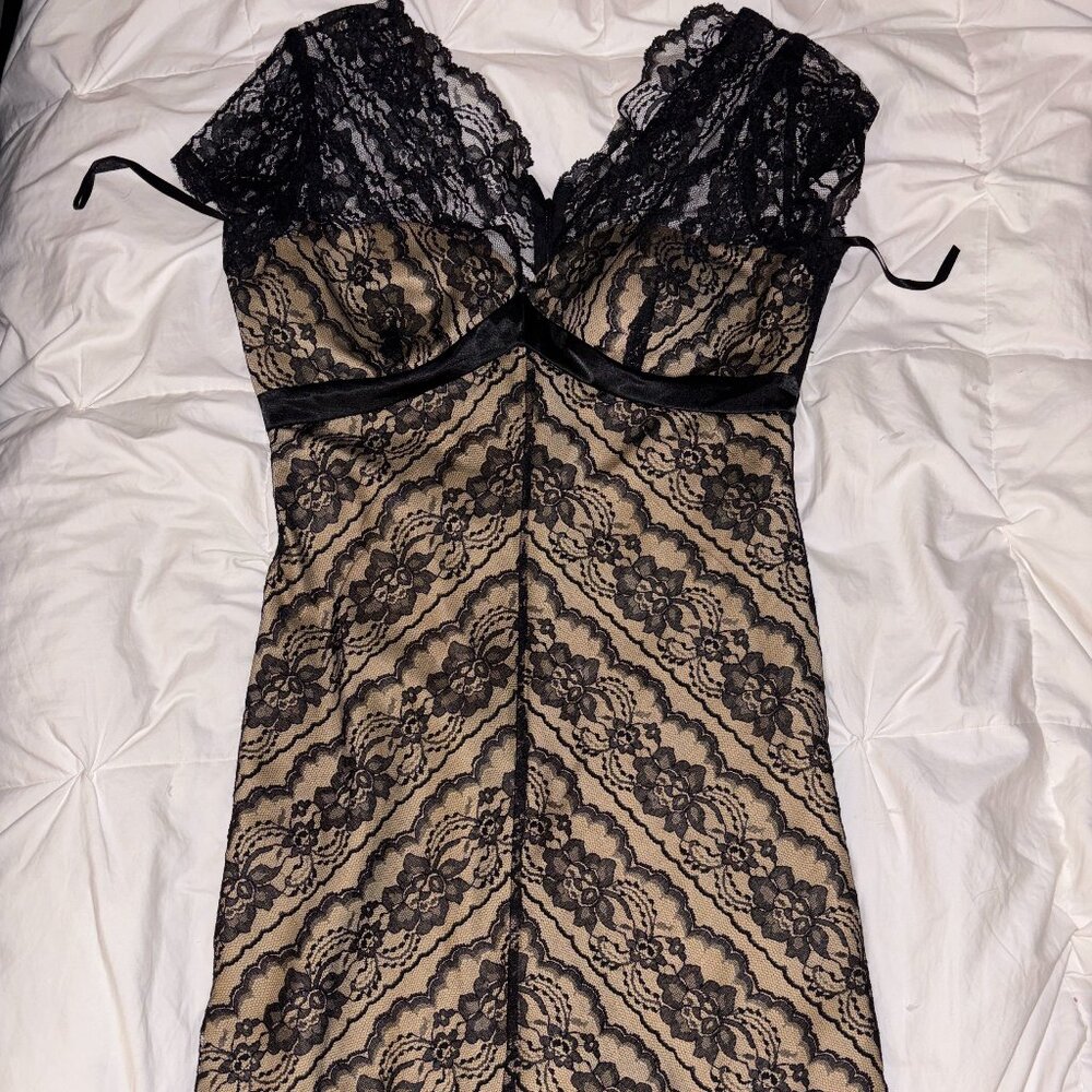 White House Black Market Black Lace Bodycon Dress | Lined | Size 6